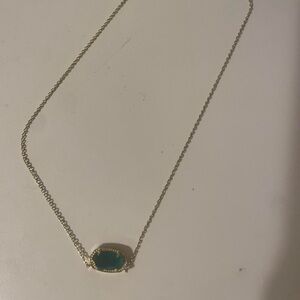 Lightly Used Kendra Scott necklace. (Green)